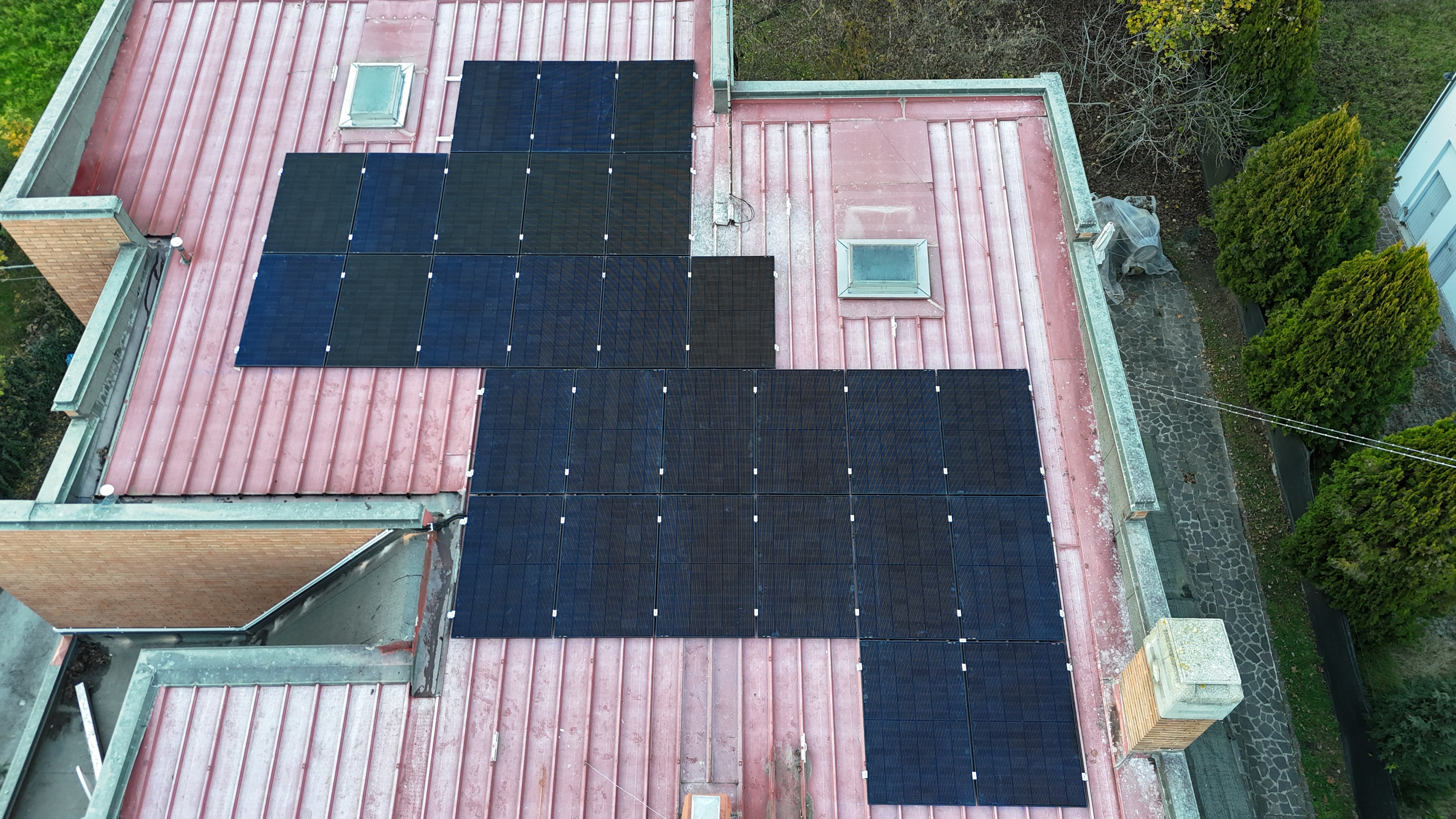 Privati Fotovoltaico su lamiere grecate 1